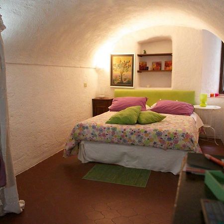 Appartamento Le Violette Dolceacqua Dış mekan fotoğraf