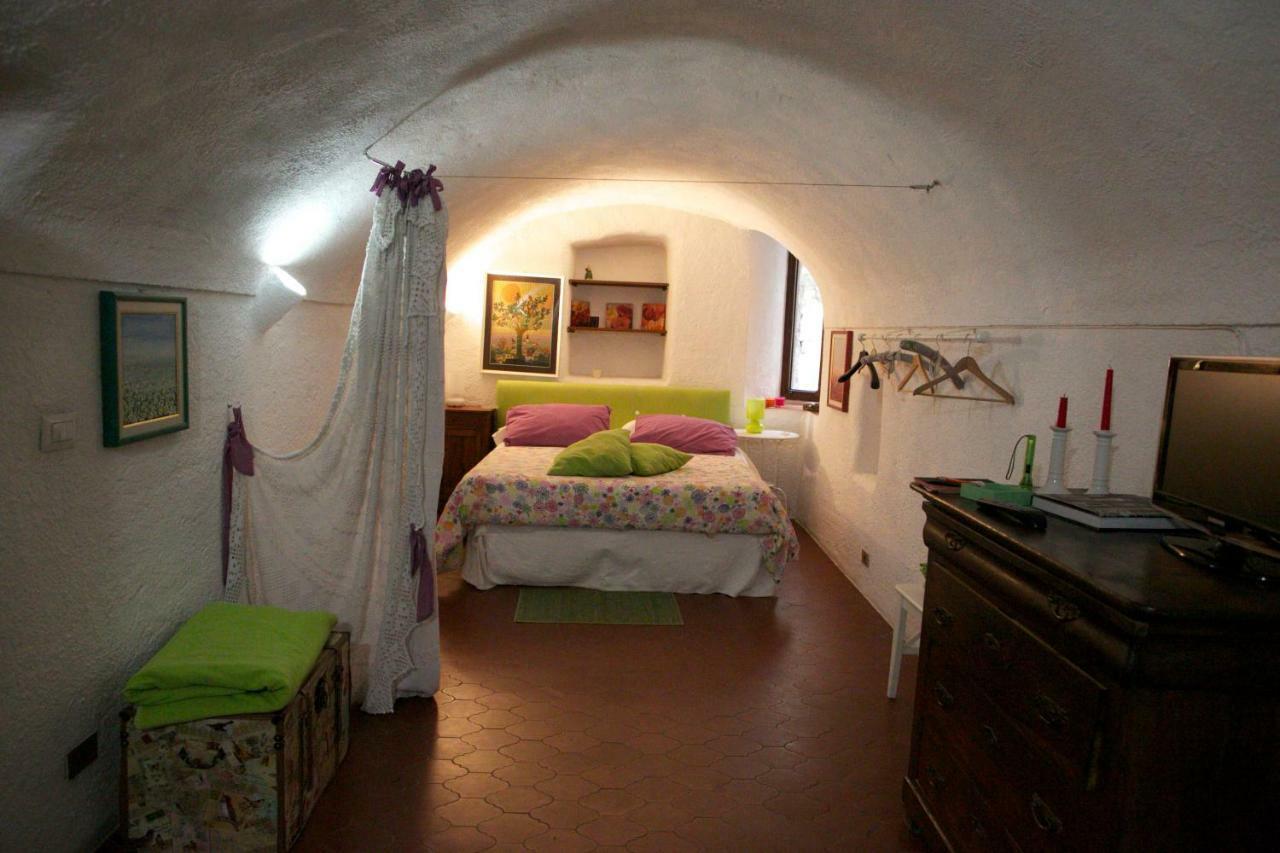 Appartamento Le Violette Dolceacqua Dış mekan fotoğraf